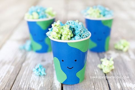 Earth popcorn Earth Day Desserts, Earth Day Treats, Earth Day Party, Preschool Earth Day, Earth Day Birthday, Earth Day Celebration, Earth Day Ideas, Earth Week, Earth Day Projects