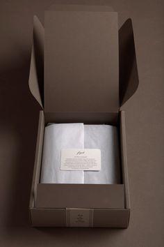 Packaging Box Design, Scarf Packaging, Shirt Packaging, Tissue Paper Wrapping, Clothing Packaging, Jewellery Packaging, Fashion Packaging, Cool Packaging, Candle Branding