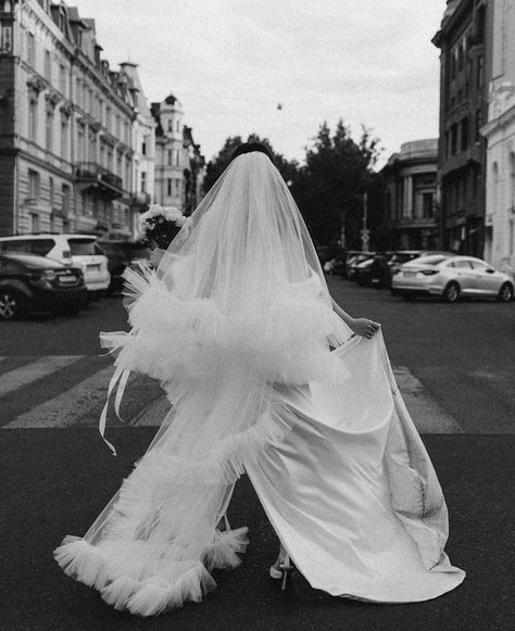 Ruffle Veil Wedding, Ruffle Veil, Tiered Veil, Unique Veils, Unique Wedding Veils, Unique Veil, La Photography, Veils Wedding, Tulle Veil