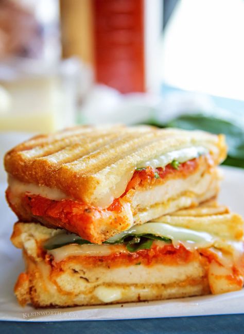 Parmesan Grilled Cheese, Chicken Marinara, Grilled Sandwiches, Gourmet Grilled Cheese, Best Grilled Cheese, Grilled Cheese Recipes, Grilled Sandwich, Burgers Sandwiches, Cheese Sandwich