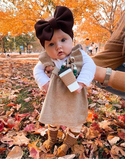 Sarah Knuth, Fall Outfits Pinterest, Fall Baby Pictures, Girls Winter Outfits, Fall Baby Clothes, Winter Baby Clothes, Fashion Baby Girl Outfits