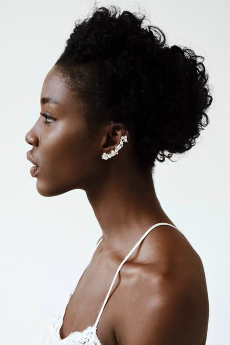 Black is beautiful Diamond Ear Cuff, The Blacker The Berry, Portrait References, Foto Poses, Face Reference, American Woman, 인물 사진, Portrait Inspiration, Brown Skin