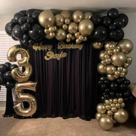 Birthday balloons Black And Gold Simple Party Decorations, Backdrop Men Birthday, Gold And Black Birthday Decorations Men, Black Gold 60th Birthday Ideas, 18th Bday Backdrop Ideas, Black And Brown Birthday Decor, Black And Gold Backdrop Ideas Birthday, Birthday Party Ideas Black And Gold, Birthday Decoration Ideas Black And Gold