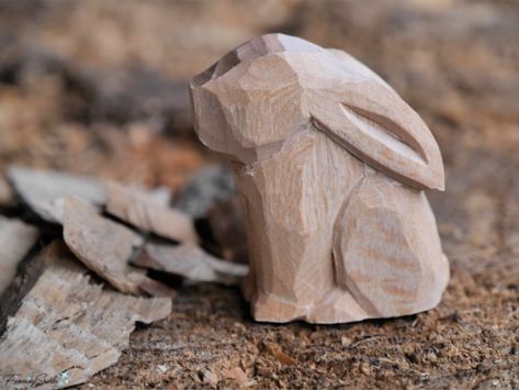 Bunny Wood Carving, Rabbit Wood Carving, Whittling Beginner, Wood Whittling For Beginners, Easy Whittling Projects For Beginners, Wood Carving Beginner, Wood Carving Art For Beginners, Beginner Woodcarving, Whittling For Beginners