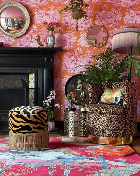 Top 7 Mistakes To Avoid In Maximalist Design For Your Home Jungle Rugs, Chinoiserie Rugs, Wendy Morrison, Estilo Kitsch, Maximalist Interior Design, Maximalist Interior, Maximalist Home, Maximalist Design, Printed Chair