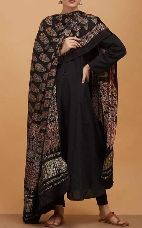 Black Ajrakh Kurta Designs, Black Kurti With Dupatta, Ajrak Anarkali, Black Churidar Designs, Black Churidar, Indian Dress Up, Churidar Designs, Anarkali Dress Pattern, Simple Kurta Designs