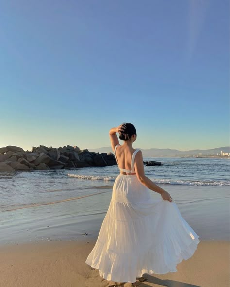 Beach Dress Aesthetic Outfits, Beach Aesthetic Inspo Pics, Beach Pose With Dress, Picture Beach Poses, Beach Photoshoot Birthday Ideas, Beach Outfit Aesthetic Dress, White Dress Outfit Beach, Poses For Flowy Dresses, Beach Dresses Photoshoot