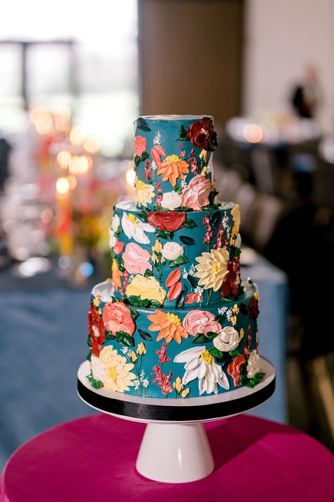 Colorful wedding cakes are the future. Bright Color Wedding Cake, Coloured Wedding Cake, Colorful Wedding Desserts, Bright Wedding Cakes, Eclectic Colorful Wedding, Colorful Floral Wedding Cake, Wedding Cake Whimsical, Maxamilist Wedding, Colorful Wedding Cake Ideas