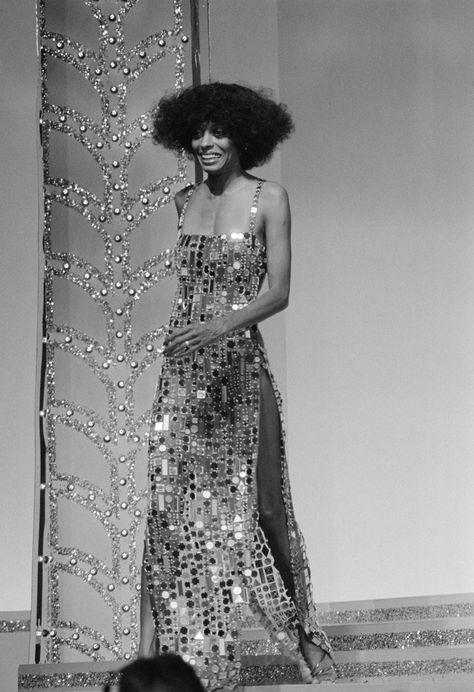 Diana Ross | As we prepare to transition our wardrobes for fall '16, we're taking cues from the latest trends and our tried and true style divas. In true throwback Thursday fashion, we're turning to Diana Ross for outfits that stand the test of time. From fabulous off-the shoulder moments to show-stopping sequins, these are the looks we'd wear now. Moda Disco, Essence Festival, New Retro Wave, Vintage Black Glamour, Florence Welch, 70s Disco, Studio 54, Bohemian Maxi Dress, Ranveer Singh