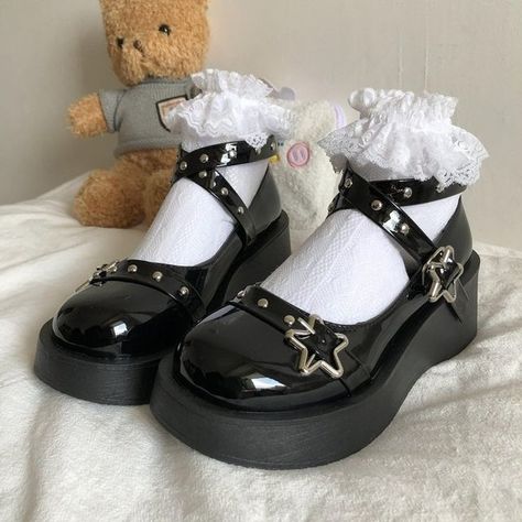 Emo Shoes, Harajuku Shoes, Shoes Star, Mary Jane Platform Shoes, Zapatos Mary Jane, Gothic Shoes, Dr Shoes, Platform Shoe, Kawaii Shoes