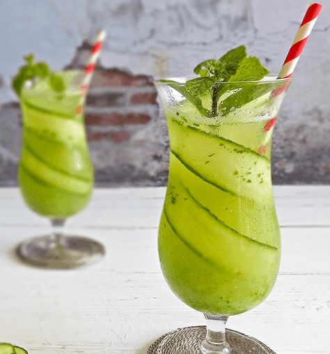 Refreshing, light and healthy, this Cucumber & Mint Cooler is the perfect mocktail to relax on a warm day. Fresh, sweet cucumber and mint with tangy lemon. Cucumber Drinks, Summer Special Drinks, Cucumber Cooler, Mango Pineapple Smoothie, Chia Seed Smoothie, Reusable Utensils, Summer Coolers, Perfect Summer Drink, Special Drinks