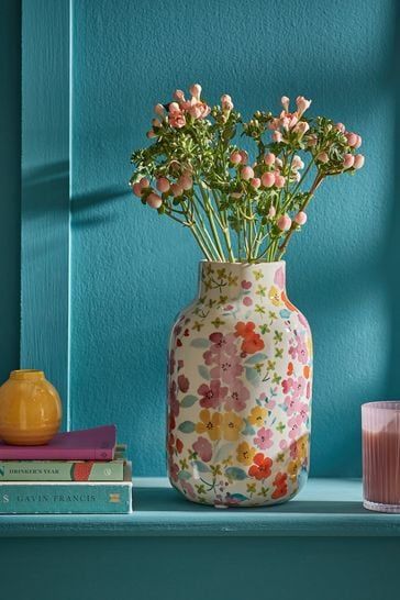 Paint Vase, Vase Inspiration, Ceramic Cafe, Diy Pottery Painting, Vase Painting, Floral Bedroom, Ceramic Flower Vase, Pottery Painting Designs, House Vibes