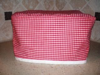 Sweet Bee Buzzings: Toaster Cover Tutorial Diy Toaster Cover, Toaster Cover Pattern Free, Diy Kitchen Appliance Covers, Kitchen Appliance Covers, Small Appliance Covers, Plaid Pumpkins, Kitchen Sewing, Rainy Saturday, Diy Apron