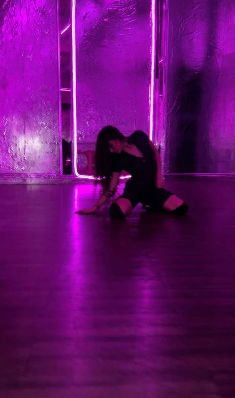 Feminine Dance Aesthetic, Heels Dancing Aesthetic, Getting In Touch With Your Feminine Side, Heels Dance Class Aesthetic, Dancing Astethic, Dance Aesthetic Pictures, Woman Dancing Aesthetic, High Heels Dance Aesthetic, Heels Dance Aesthetic