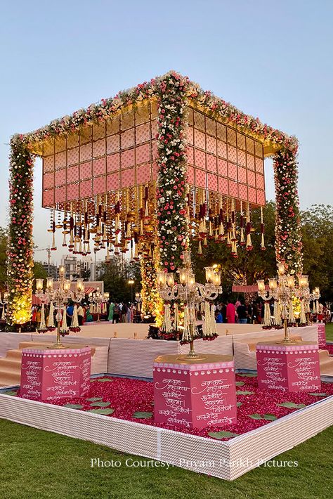 Lattice Roof, Mandap Design, Wedding Stage Backdrop, Destination Wedding Decor, Wedding Decor Photos, Wedding Entrance Decor, Wedding Stage Design, Classic Wedding Decorations, Mandap Decor