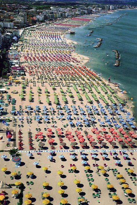 Andreas Gursky, Rimini Italy, Paris Review, Voyage Europe, Haruki Murakami, National Gallery Of Art, Colorful Landscape, Urban Photography, Rimini