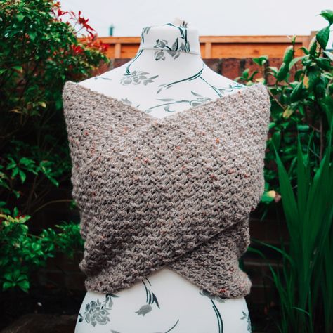 Outlander Knitting Patterns Free, Triangle Shawl Crochet Pattern, Triangle Shawl Crochet, Outlander Shawl, Wrap Crochet Pattern, Outlander Knitting Patterns, Cottage Crochet, Crochet Triangle Shawl Pattern, Sunflower Cottage