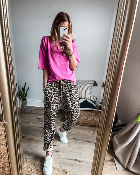 Easy, comfortable and stylish! These leopard print joggers instantly elevate a casual outfit, and the pop of pink gives cool girl vibes 😎 Finish the outfit with a leather or denim jacket and you're ready for a day of running errands. . . . #fashion #fashionista #fashionblogger #fashionover30 #fashionover40 #fashionmum #mumfashion #stylemum #styled #styleblogger #manchester #manchesterfashion #mumstyle #manchesterfashionblogger #igstyleblogger #outfit #outfitoftheday #ootd #outfitinspo #outfit... Off Duty Outfits, Printed Dress Shirts, Premium Brand, Printed Joggers, Fashion Mistakes, Second Chance, Comfort Style, Mode Inspiration, Outfits Casuales