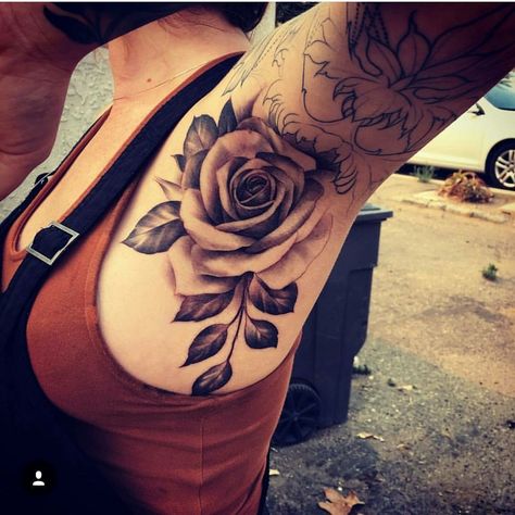 Armpit Tattoo, Underarm Tattoo, Skeleton Hand Tattoo, Back Of Shoulder Tattoo, Tattoos Inspiration, Flowers Tattoo, Women's Tattoo, Black Roses, Tattoo Videos