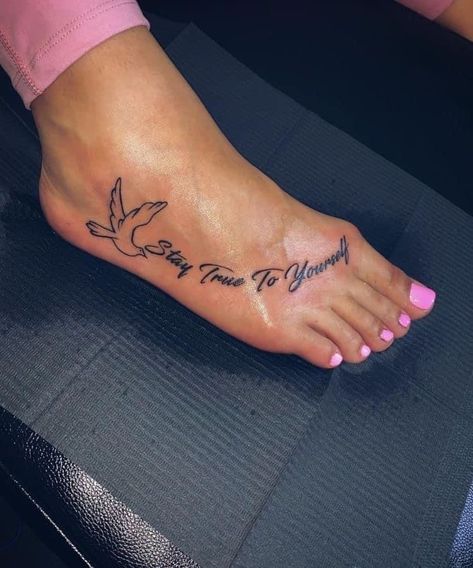 Foot Tattoo Ideas, Foot Tattoo Quotes, Cute Foot Tattoos, Small Foot Tattoos, Cute Hand Tattoos, Pretty Hand Tattoos, Foot Tattoos For Women, Inspiration Tattoos, Tattoos For Black Skin