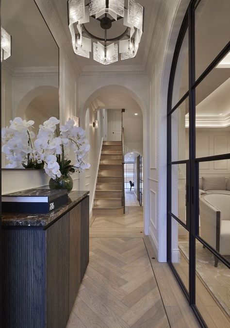 Kensington House Interior Design, Contemporary Entrance Hall, Mews House Interior, Hallway Ideas Luxury, Houses With Character Interior, Luxury Hallway Entrance, Classy Modern House, Corridor Inspiration, House Interior Entrance