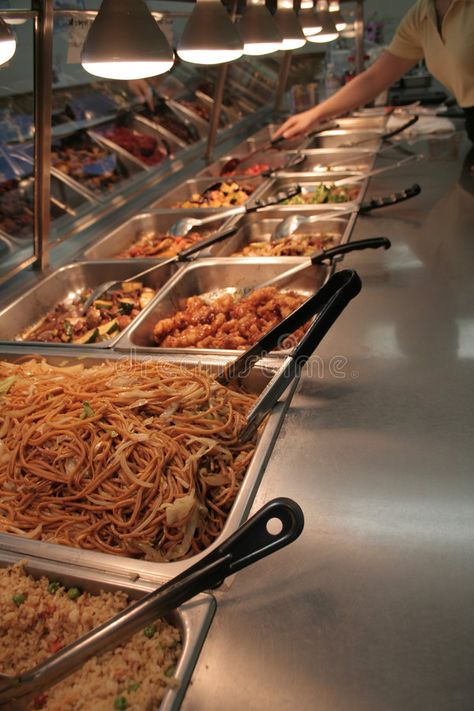 Chinese Food At Wedding, Chinese Food Wedding Buffet, Chinese Catering Ideas, Chinese Buffet Aesthetic, Wedding Food Chinese, Chinese Food Restaurant Aesthetic, Chinese Banquet Food, Chinese Food Takeaway, Buffet Restaurant Aesthetic