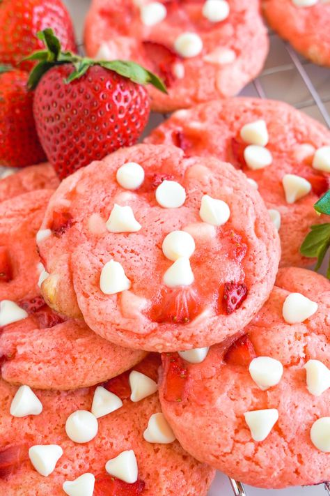 Strawberry White Chocolate Chip Cookies (with Real Strawberries) Strawberry White Chocolate Chip Cookies, White Chocolate Chip Cookies Recipes, Shortcake Cookies, Cookies With White Chocolate Chips, Holiday Deserts, Strawberry White Chocolate, Strawberry Shortcake Cookies, Cookies With White Chocolate, White Chocolate Strawberries