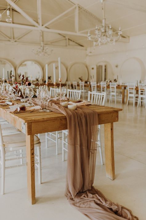 Brides Table, Long Table Wedding, Runner Inspiration, Wedding August, Tan Wedding, Bloc Party, Mocha Mousse, Getting Ready Wedding, Brown Table