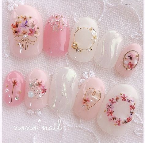 Peonies Nails, Dried Flower Nails, Diy Rhinestone Nails, Disneyland Nails, Japanese Nail Design, Deco Nails, Cherry Blossom Nails, Modern Nail Art, Makeup Nails Designs