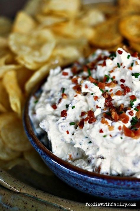 Bacon Cheddar Chive Dip from foodiewithfamily.com Football Munchies, Dip Recipies, Chive Dip, Salt Potatoes, Food Guilt, Spreads Recipes, Bacon Dip, Home Fries, Best Appetizer Recipes