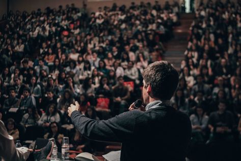 The fear of public speaking can be devastating and nerve-wracking for millions of people around the world! Some people would prefer to be thrown into a shark tank or be bitten by a snake rather than speak in public. Who wants to be in front of a live audience? Yikes! Just thinking about speaking in […] The post Tips to Improve Your Public Speaking Skills appeared first on Cudoo Blog. Teacher Salary, Inspirational Speeches, Nonverbal Communication, Make Money Online Fast, Her Campus, Speaking Skills, Davos, Vision Board 2023, Twitter Account