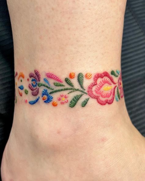 Mexican Flower Embroidery Tattoo, Mexican Tattoo Aesthetic, Faded Color Tattoos Before And After, Mexican Design Tattoo, Fun Color Tattoos, Cute Mexican Tattoos, Mexico Flower Tattoo, Traditional Portuguese Tattoo, Small Tattoos With Color