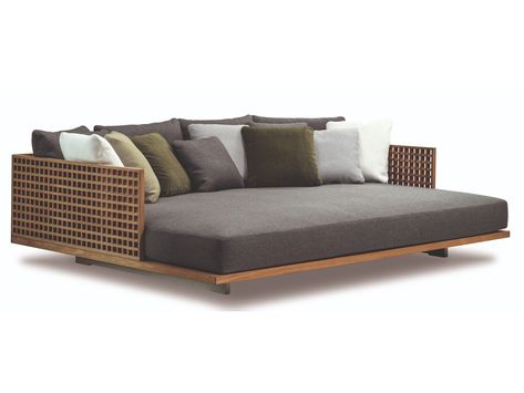 QUADRADO | Garden bed By Minotti design studio mk27, Marcio Kogan Studio Mk27, Daybed Design, Outdoor Living Design, Outdoor Daybed, Material Bed, Design Del Prodotto, Banquette, Outdoor Lounge, Daybed