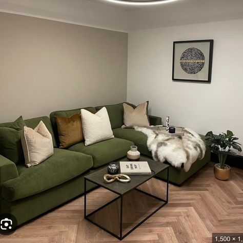 Green Furniture Living Room, Green Corner Sofas, Olive Living Rooms, Green Couch Living Room, Velvet Sofa Living Room, Green Sofa Living Room, Green Living Room, Cream Living Rooms, Green Couch