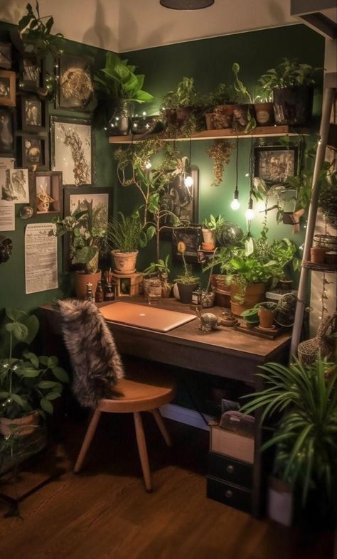 Dark Earthy Decor, Dark Room Plants, Earthy Office Space, Earthy Desk, Green Desk Aesthetic, Room Ideas Aesthetic Dark, Earthy Home Office, Dorm Room Desk Ideas, Bedroom Ivy