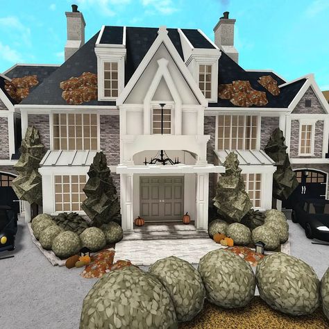 Fall Mansion, Bloxburg House Builds, Bloxburg Beach House, Winter House Exterior, Grand House, Roblox Bloxburg House Ideas, Mansion Bloxburg, House Plans With Pictures, House Decorating Ideas Apartments