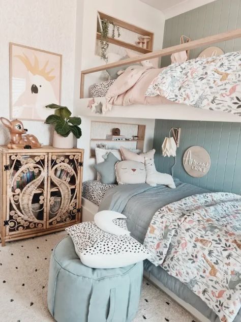 26 Best Girl and Boy Shared Bedroom Design Ideas - Decoholic Cockatoo Art, Boy And Girl Shared Room, Boy And Girl Shared Bedroom, Boys Shared Bedroom, Shared Girls Room, Kids Shared Bedroom, Shared Girls Bedroom, Big Girl Bedrooms, Toddler Girl Room