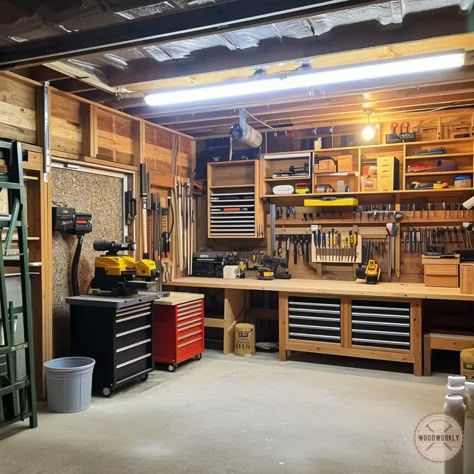 Garage turned into a woodworking space 5 Tool Workshop, Wood Work Shop, Garage Wood Shop, Wood Shop Design, Workshop Lighting Ideas, Garage Woodshop Ideas, Workshop Interior, Small Workshop Layout, Furniture Workshop