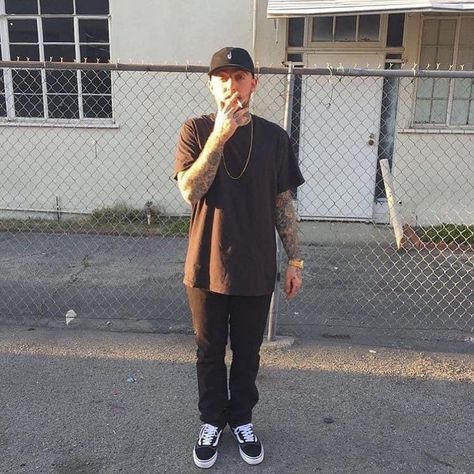 Mac Miller Outfits, Skater Style Outfits, Mac Miller Quotes, Larry Fisherman, Estilo Vans, Mac Collection, Mac Miller, Skater Style, Memento Mori