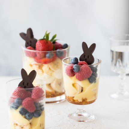 Recipes index | Simone's Kitchen Quick Easter Desserts, Easter Trifle Desserts, Easter Trifle, Healthy Easter Brunch, Bridal Brunch Food, Easy Easter Desserts, Easter Dinner Recipes, Trifle Desserts, Brunch Cocktails