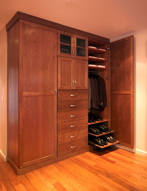 Custom Closet Cabinets, Custom Closet Organization, Wooden Wardrobe Design, Standing Closet, Custom Wardrobe, Classy Halloween Decor, Small Room Design Bedroom, Cabinet Table, Woodworking Plans Beginner