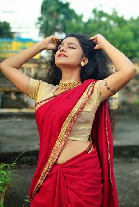 Ishwarya Menon, Iswarya Menon, Face Book, Red Saree, Beautiful Smile Women, Beautiful Saree, Indian Beauty Saree, Pink Blouse, Asian Beauty