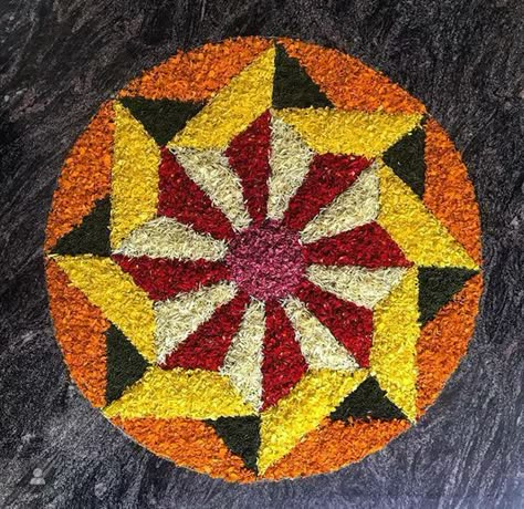 Atham Onam Simple Design, Onam Flower Design Simple, Simple Atham Pookalam Design, പൂക്കളം Design, Onam Flower Decoration Simple, Simple Rangoli With Flowers Petals, Athakalam Design, Pookolam Design Onam Simple, Onam Simple Pookalam