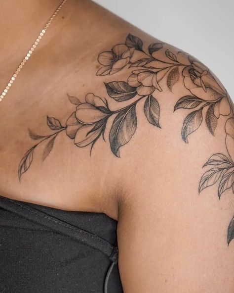 Shoulder Piece Tattoo, Attitude Tattoo, Hydrangea Tattoo, Kristiansand Norway, Shoulder Cap Tattoo, Flower Shoulder Tattoo, Floral Back Tattoos, Blade Tattoo, Floral Tattoo Shoulder