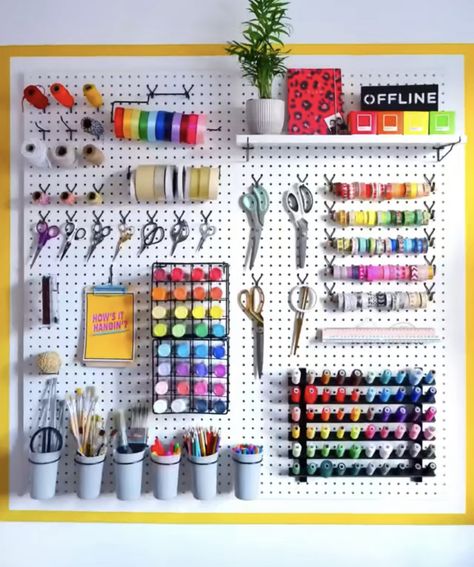 Computer Supplies Storage, Pegboard Craft Room, Pegboard Design, Cucumber Trellis Diy, Sewing Room Inspiration, Pegboard Organization, Pegboard Accessories, Art Studio Room, Sewing Room Design