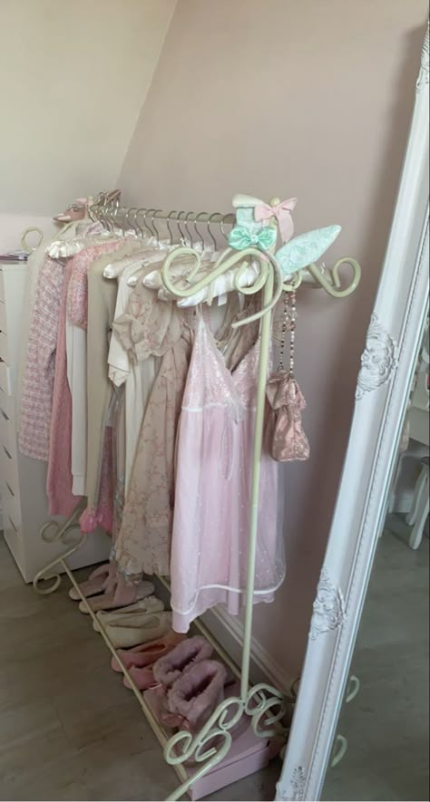 Balletcore Bedroom Aesthetic, Balletcore Aesthetic Room, Ballerina Core Room, Ballerina Bedroom Aesthetic, Clothing Rack Aesthetic, Coquette Clothing Rack, Girly Pink Bedroom, Coquette Clothing, Girly Decor