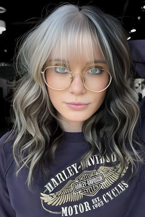 Black And White Hair Color Combinations, Brown Hair With Blonde, Color Block Hair, Hair With Blonde Highlights, Blonde Bangs, Jet Black Hair, Brown Hair With Blonde Highlights, White Blonde, Edgy Hair