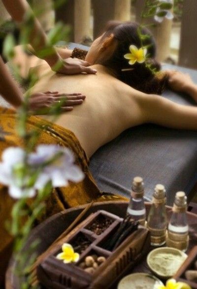 Spa Therapy, Back Massage, Massage Center, Spa Packages, Aromatherapy Massage, Spa Ideas, Relax Spa, Best Spa, Thai Massage