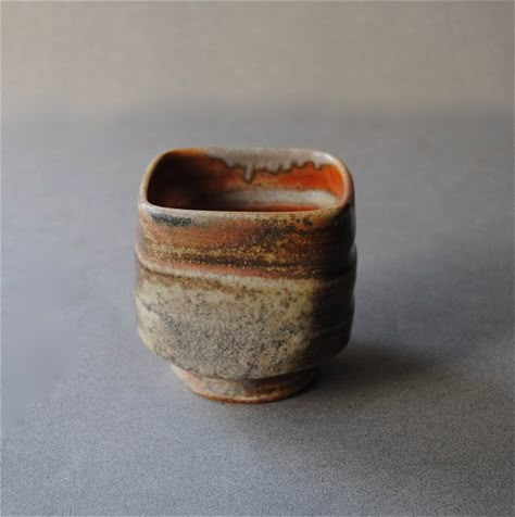 Ancient Egyptian Pottery, Egyptian Pottery, Pottery Unique, Clay Bowl, Pottery Inspo, Fire Clay, Cerámica Ideas, Pottery Classes, Tea Bowl