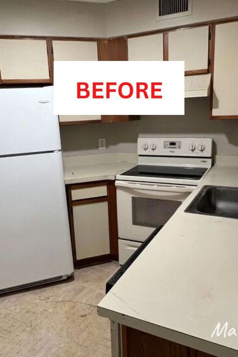 We are amazed at this incredible 1980s kitchen update on a budget. Check out this before and after diy kitchen upgrade! Kitchen Decor With White Appliances, Old Cabnits Makeover, Regular Kitchen Ideas, Old Kitchen Updates On A Budget, Mini Kitchen Makeover, Low Budget Kitchen Renovation, Old White Kitchen Cabinets Redo, Vintage Kitchen Update, Old Kitchen Makeover Before After